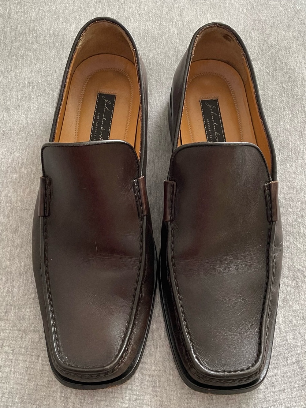 Johnston & Murphy Men's Size 10M Classic Brown Leather Slip-On Loafers